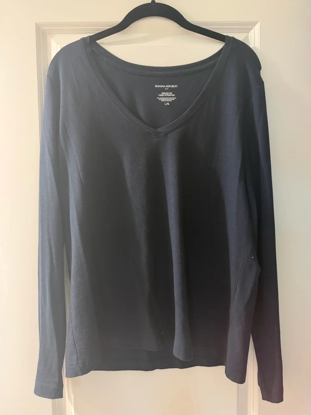 Banana Republic Timeless Tee T-Shirt Intemporel V-Neck Long Sleeve Top, L, Navy - Picture 2 of 4
